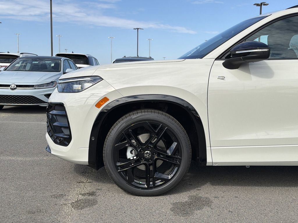 New 2026 Volkswagen Tiguan SE R-Line image 9