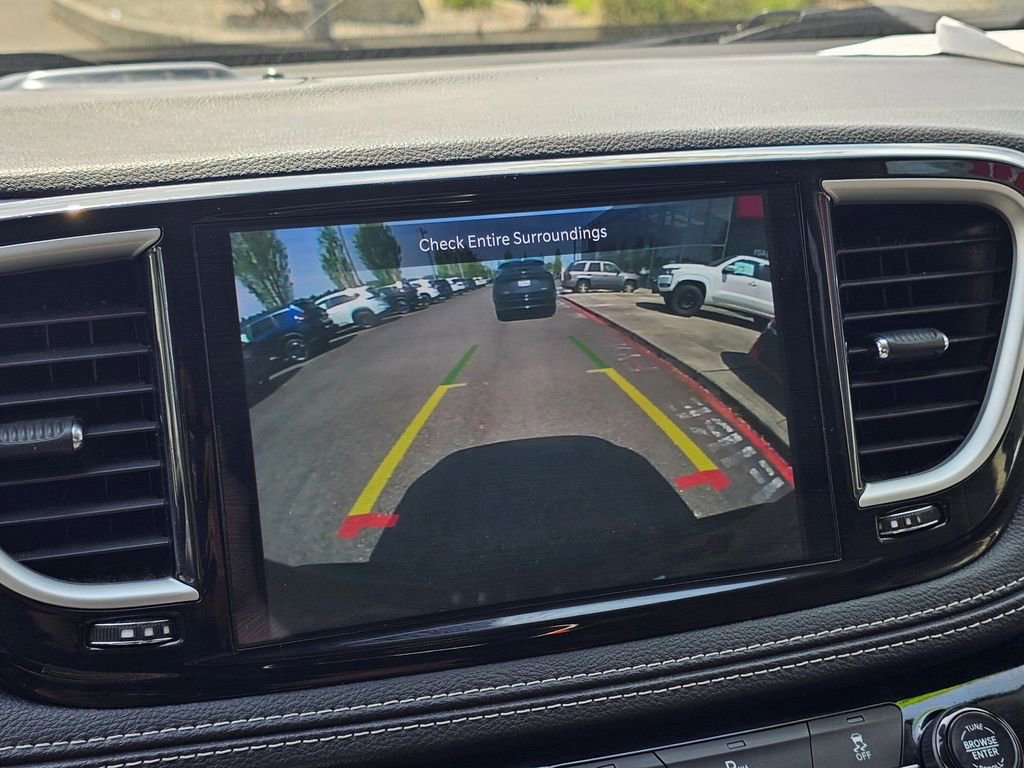 Used 2024 Chrysler Pacifica Limited FWD image 24