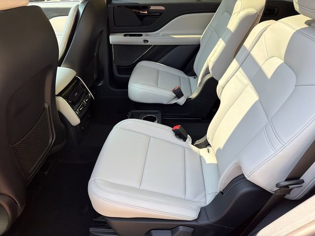 Used 2026 Lincoln Aviator 2WD image 23