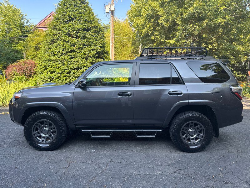 Used 2020 Toyota 4Runner Venture w/ Moonroof Package AWD/4WD image 9