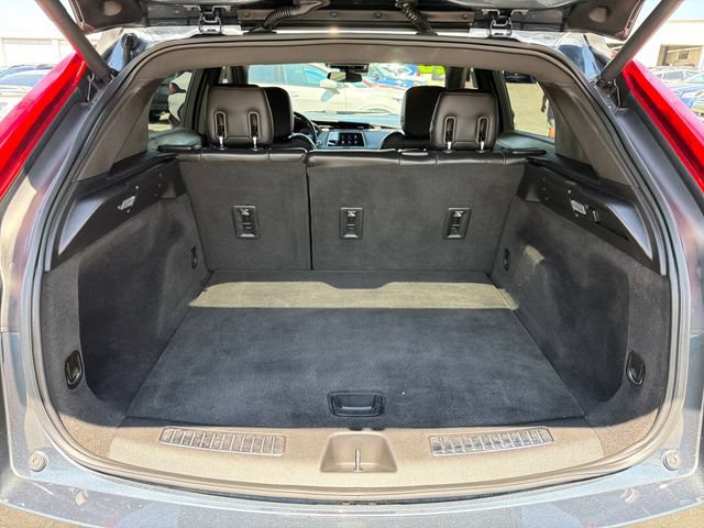 Used 2020 Cadillac XT4 Premium Luxury FWD image 29