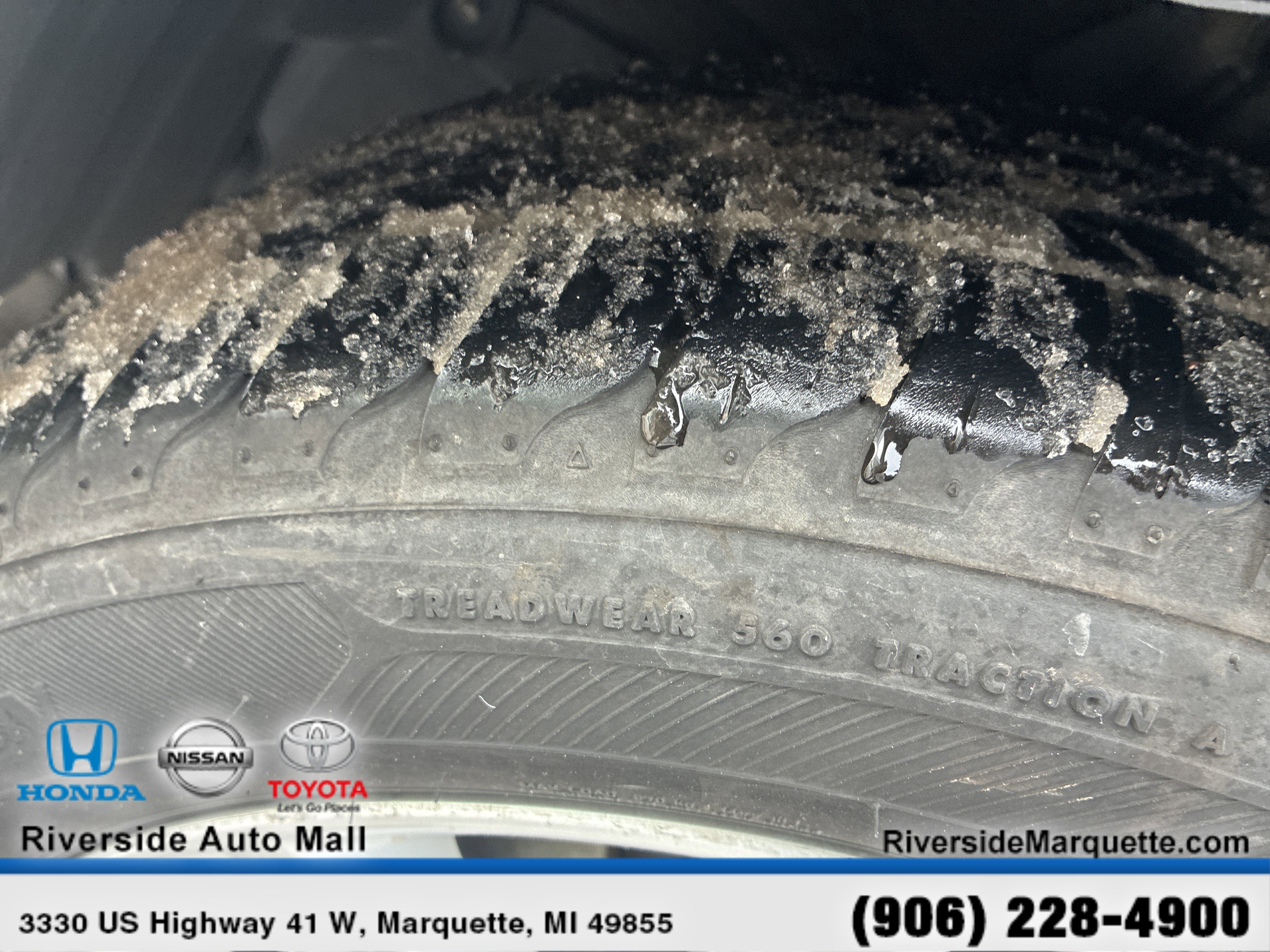 Used 2014 Toyota Camry SE image 12