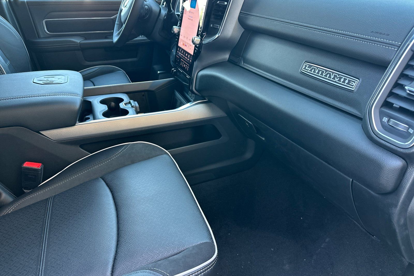 Used 2026 RAM 2500 Laramie AWD/4WD image 18