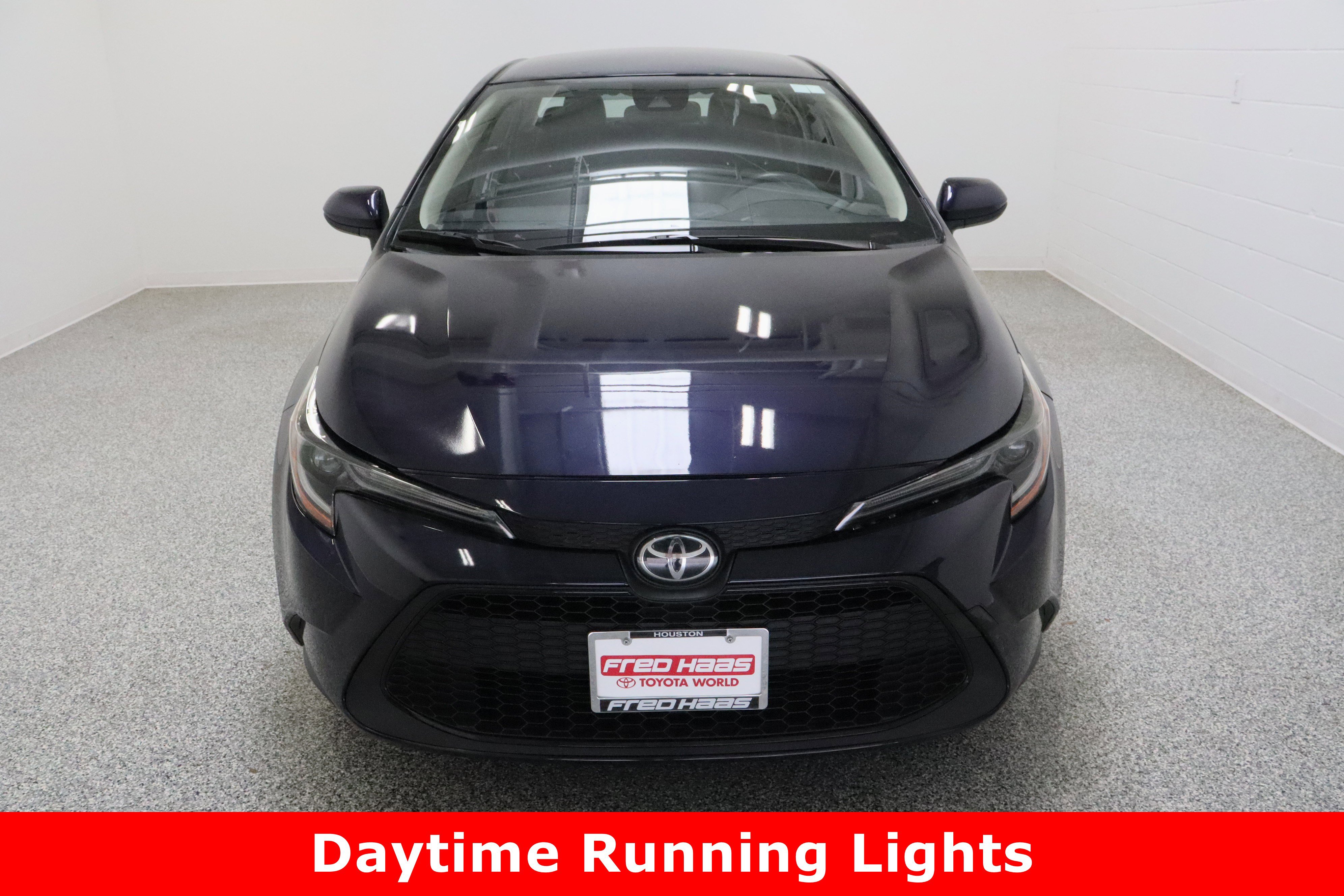 Used 2022 Toyota Corolla LE FWD image 3