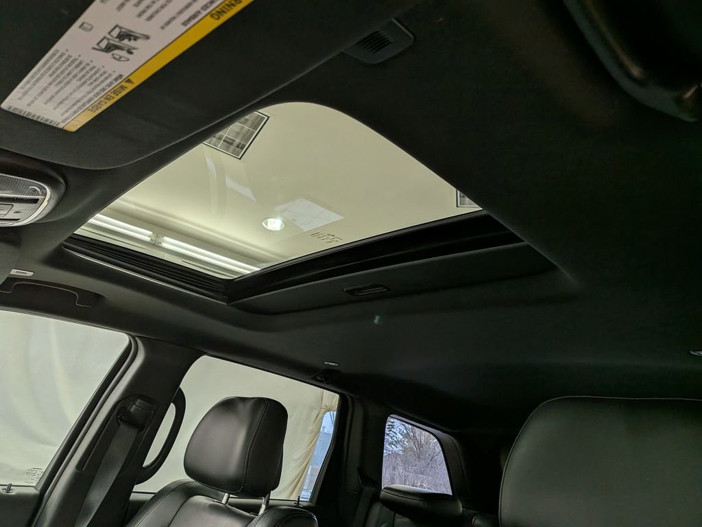 Used 2017 Jeep Grand Cherokee Altitude image 16