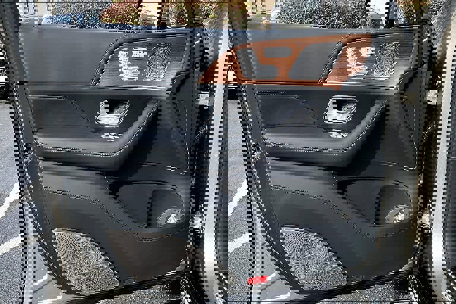 Used 2024 Mercedes-Benz Maybach GLS 600 4MATIC image 22