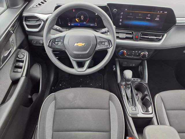 Used 2025 Chevrolet TrailBlazer LT image 4