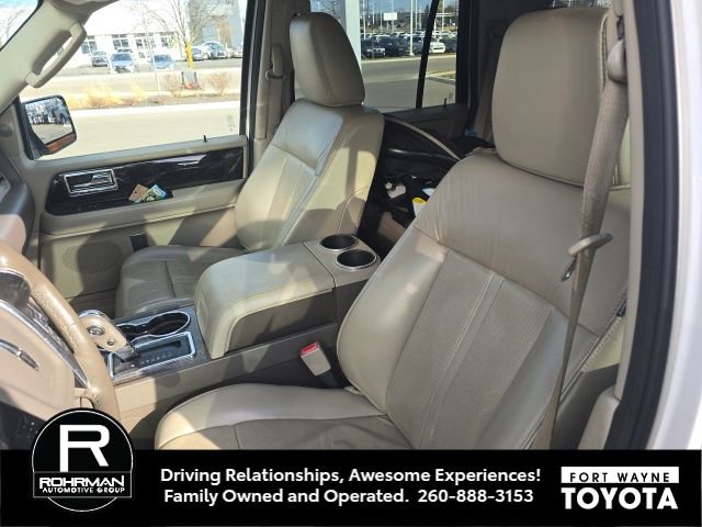 Used 2017 Lincoln Navigator Select image 10