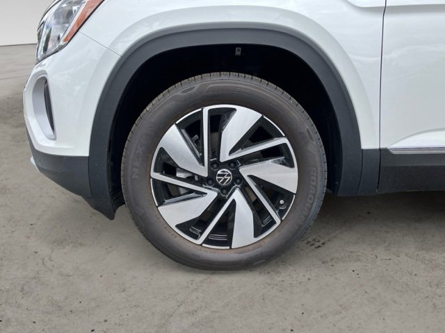 New 2025 Volkswagen Atlas SEL image 9