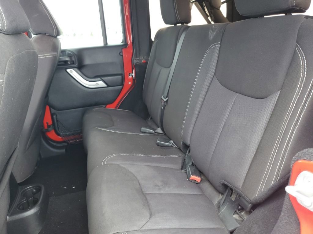 Used 2014 Jeep Wrangler Unlimited Sahara w/ Connectivity Group image 24