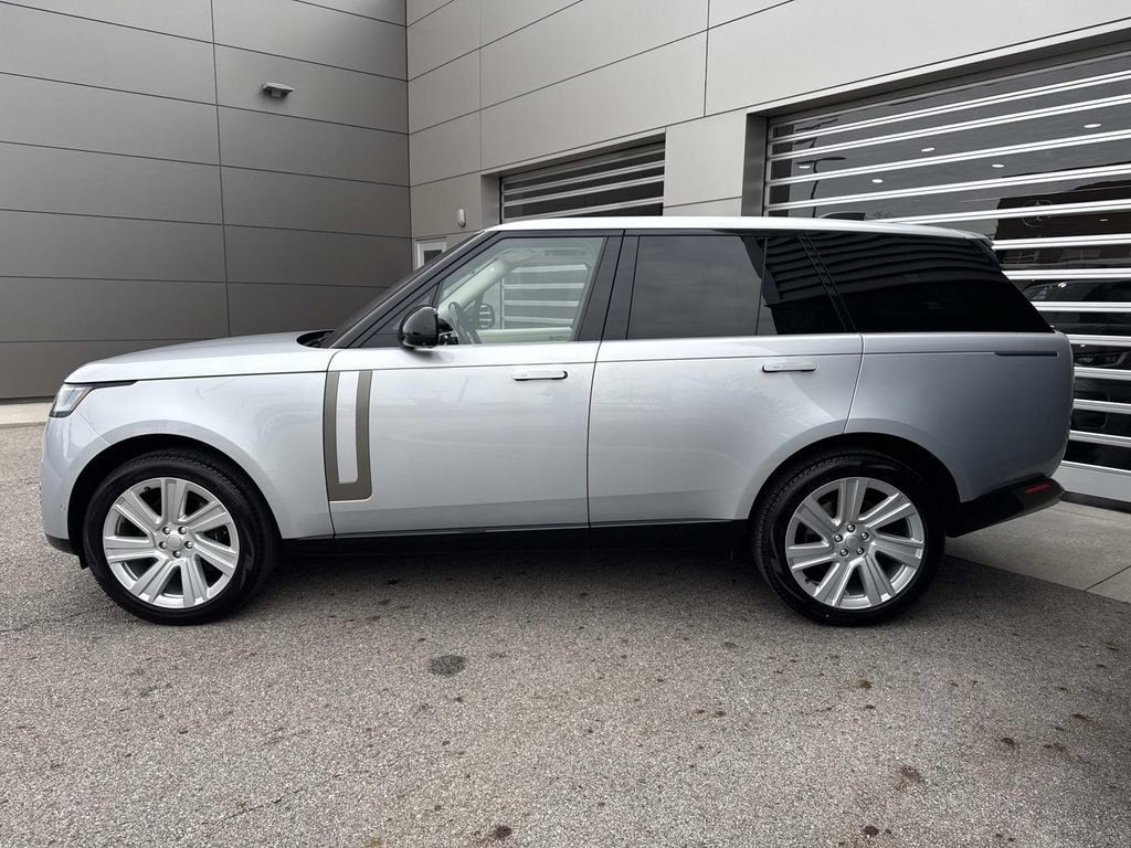 Used 2023 Land Rover Range Rover SE AWD/4WD image 4