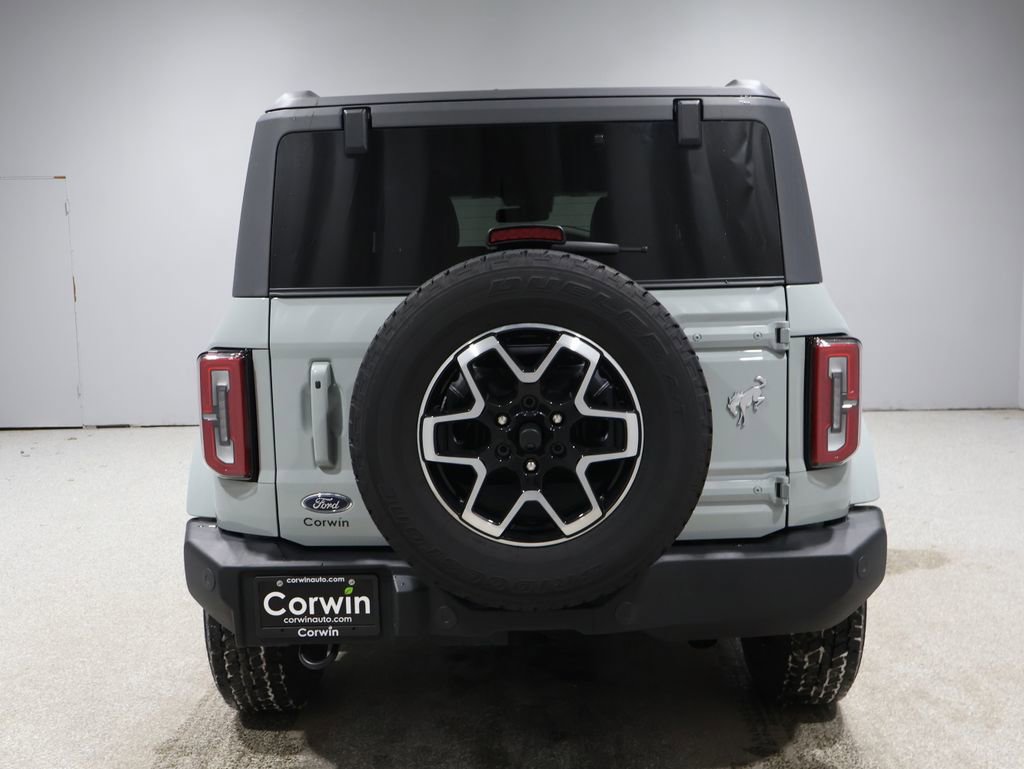 Used 2024 Ford Bronco Outer Banks image 3