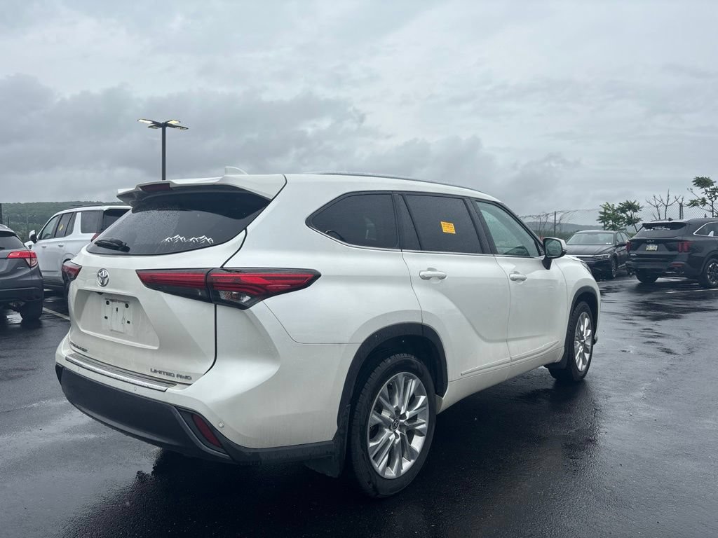 Used 2020 Toyota Highlander Limited w/ Protection Package #3 AWD/4WD image 2