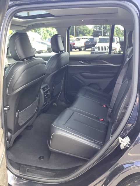 Certified 2023 Jeep Grand Cherokee Limited AWD/4WD image 21