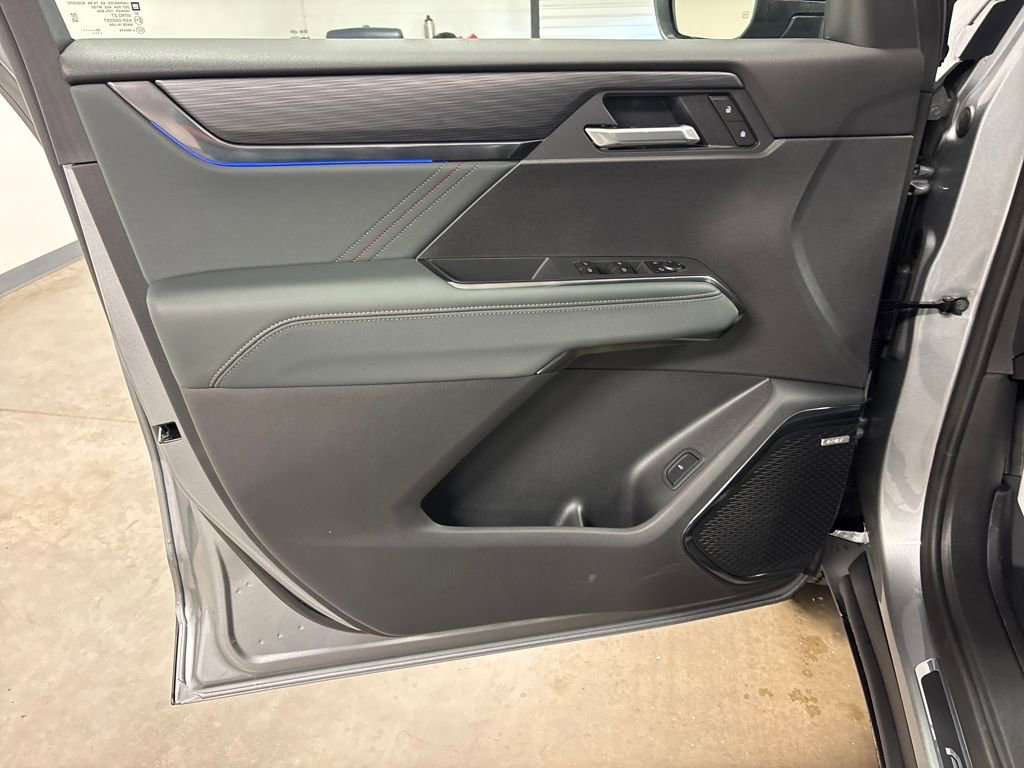 New 2026 GMC Acadia AT4 w/ LPO, Floor Liner Package image 21