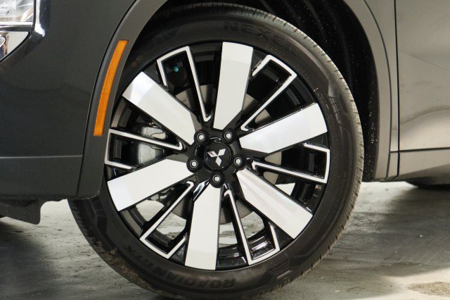 New 2026 Mitsubishi Outlander SE FWD image 3