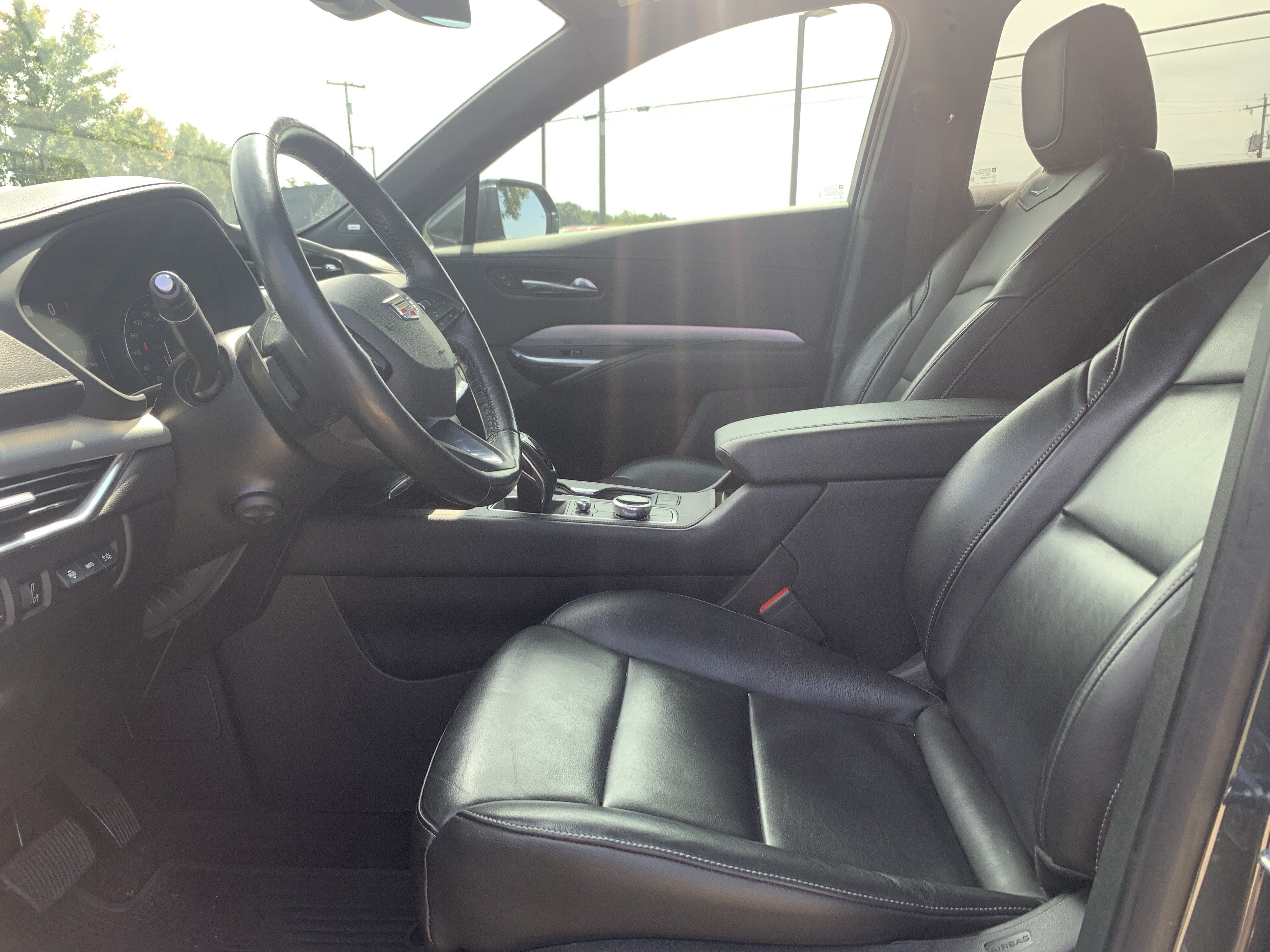 Used 2019 Cadillac XT4 Premium Luxury w/ Technology Package FWD image 16