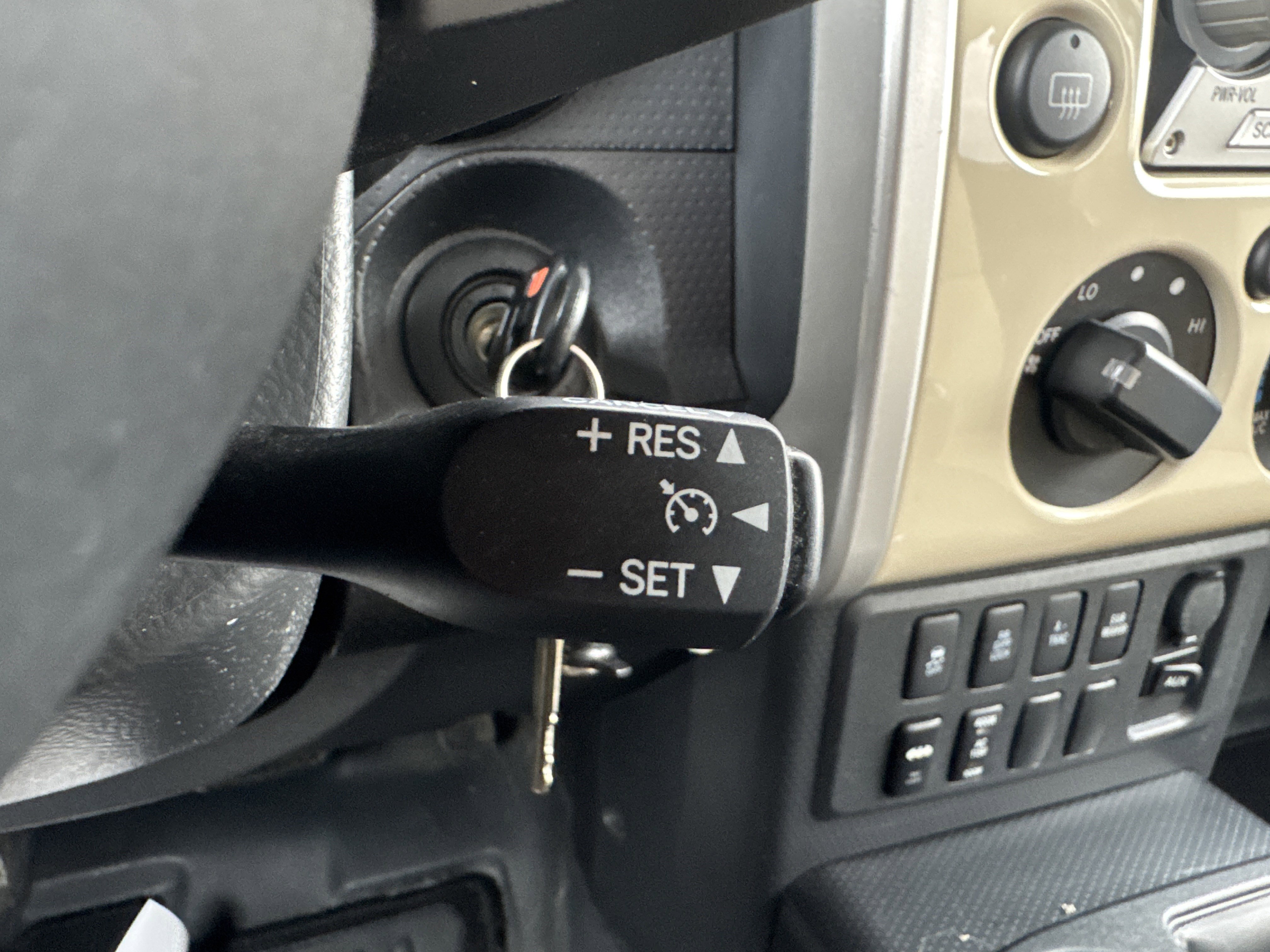 Used 2010 Toyota FJ Cruiser 4WD image 25