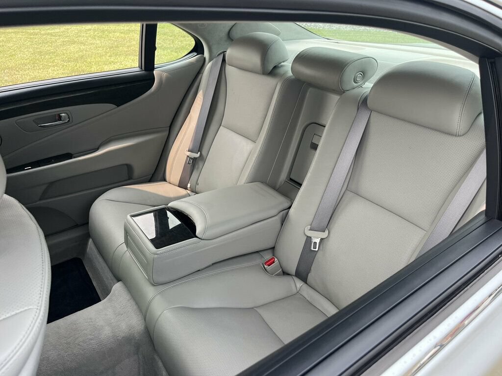Used 2011 Lexus LS 460 L w/ Luxury Pkg AWD/4WD image 7