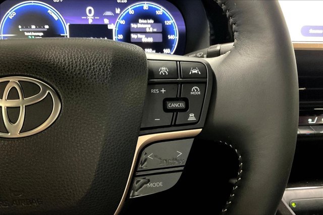 Used 2026 Toyota Crown AWD/4WD image 19