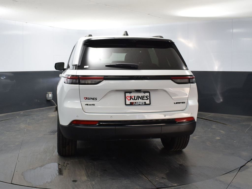Used 2025 Jeep Grand Cherokee Limited w/ Luxury Tech Group II image 13