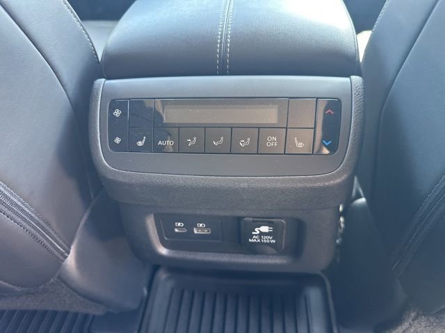 Used 2024 Nissan Pathfinder Platinum w/ Black Appearance Package image 12