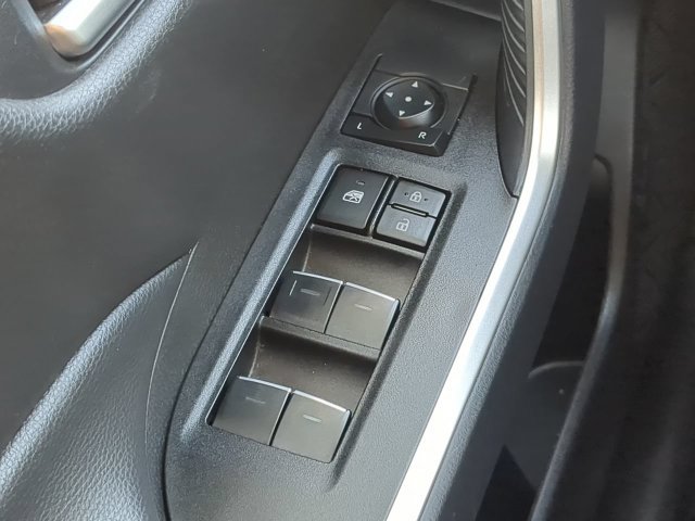 Certified 2025 Toyota RAV4 XLE FWD image 26