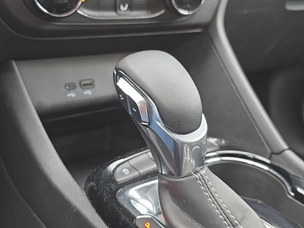 Used 2025 Buick Encore GX Preferred image 11