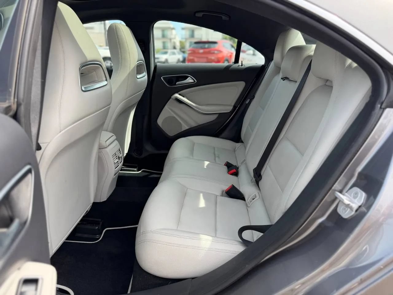 Used 2014 Mercedes-Benz CLA 250 4MATIC image 28