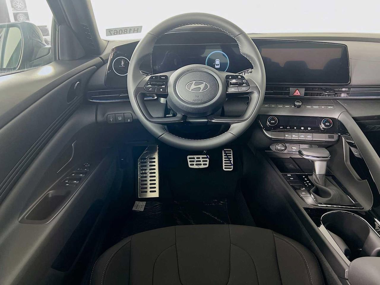 New 2025 Hyundai Elantra SEL image 16