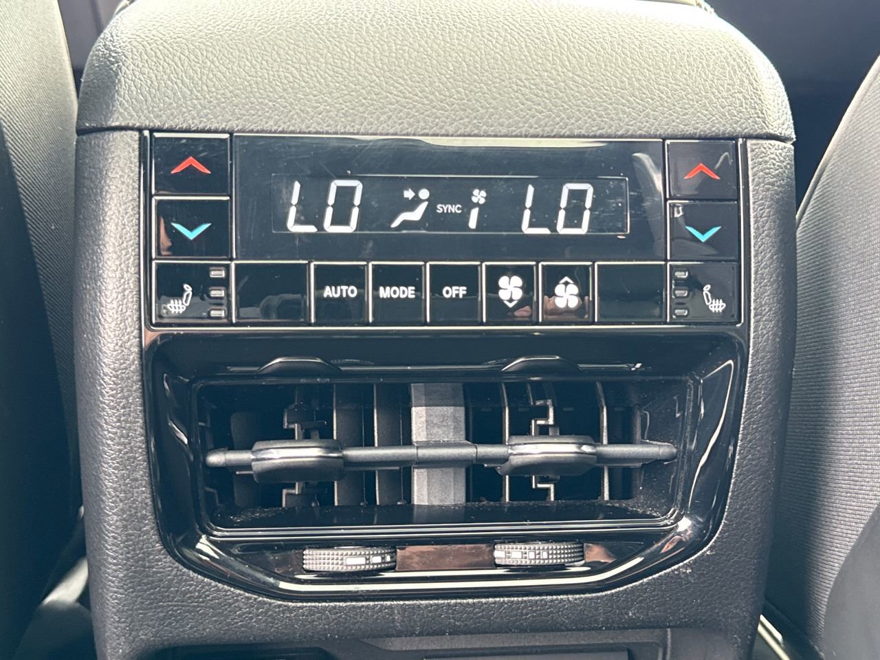 Used 2022 Jeep Grand Cherokee L Summit image 16