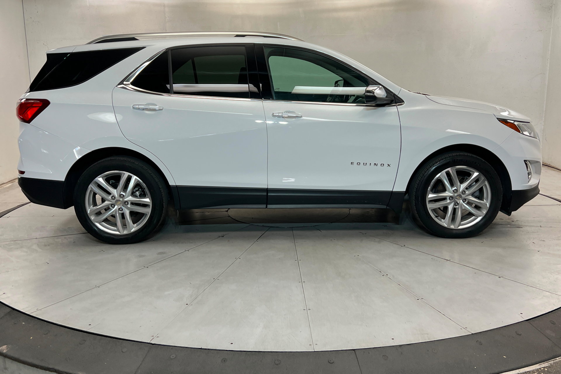 Used 2020 Chevrolet Equinox Premier AWD/4WD image 7