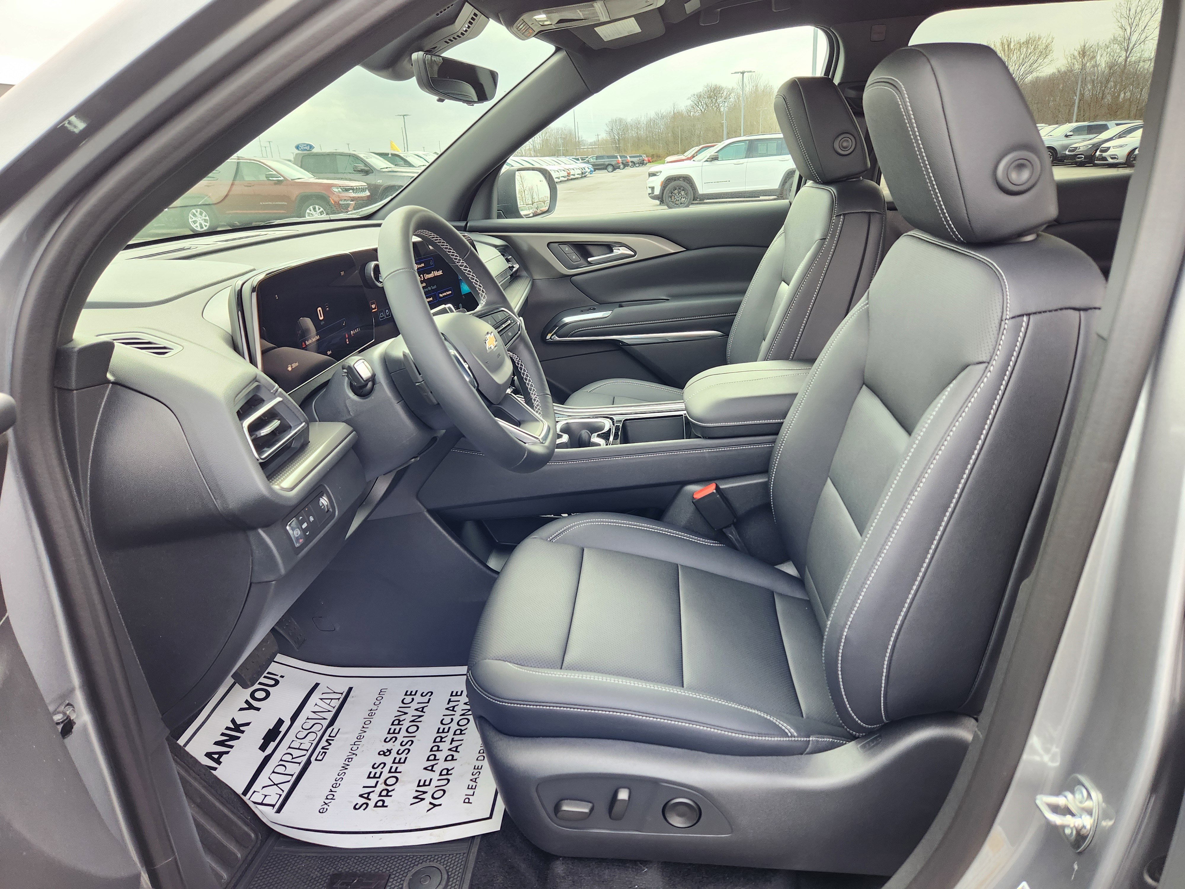 New 2026 Chevrolet Traverse LT w/ Driver Confidence Package image 9