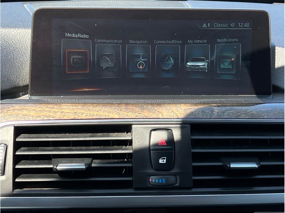 Used 2017 BMW 330i xDrive Wagon image 11