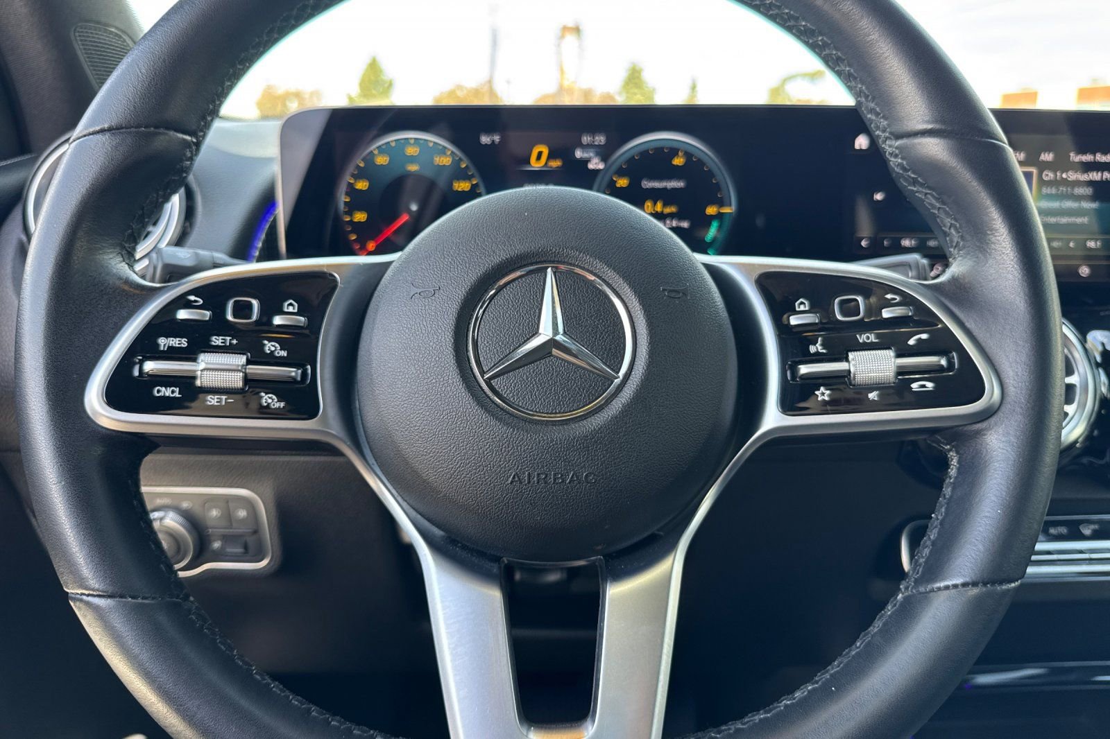 Used 2023 Mercedes-Benz GLB 250 image 23