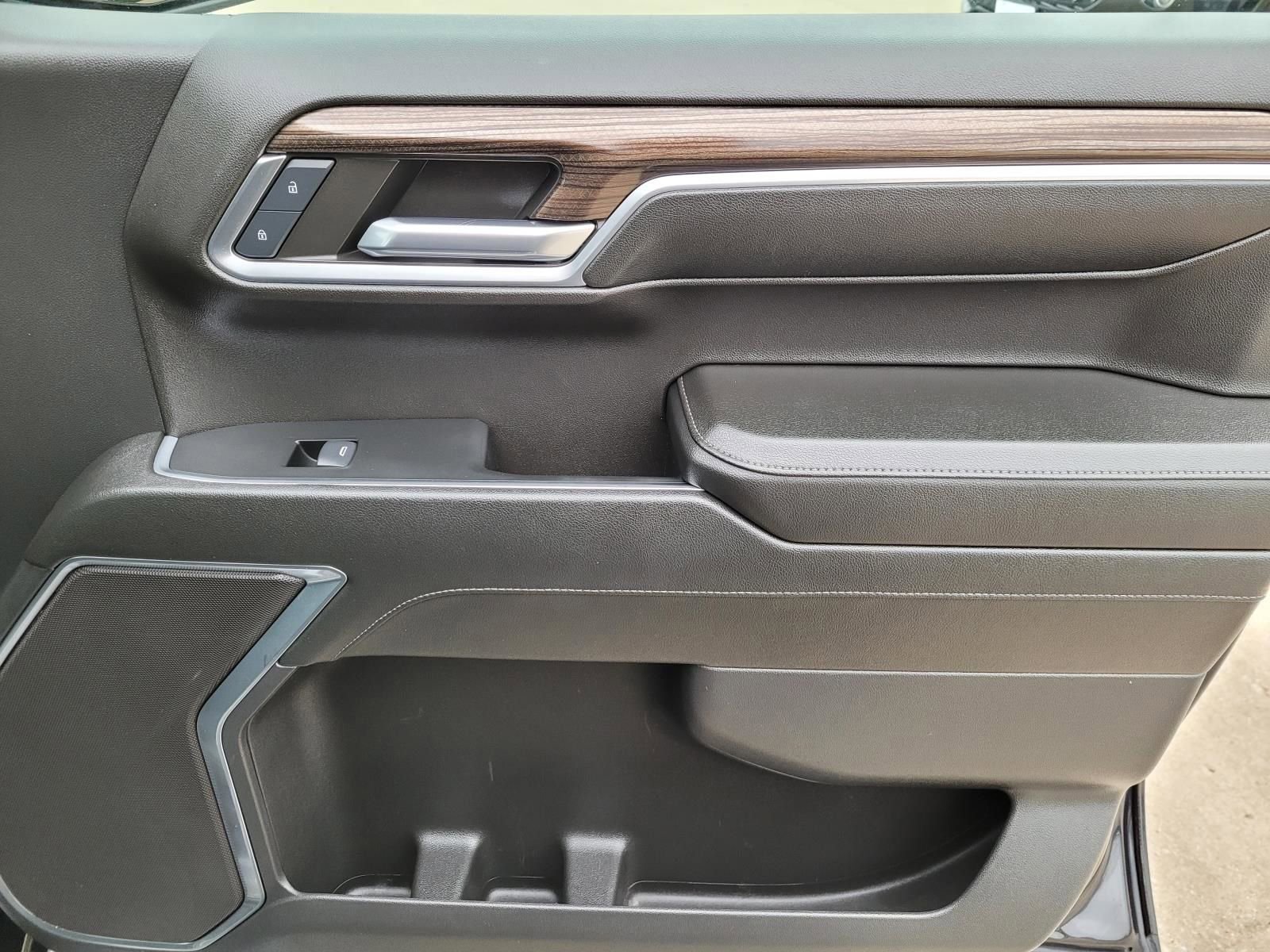 Used 2024 Chevrolet Silverado 1500 LT AWD/4WD image 7