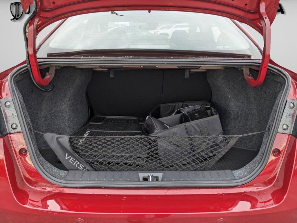 New 2025 Nissan Versa SR w/ Trunk Package FWD image 15