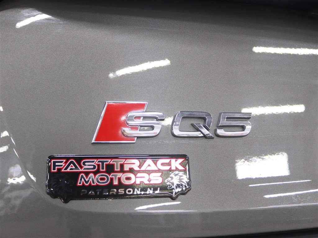 Used 2023 Audi SQ5 Prestige w/ Prestige Package AWD/4WD image 8
