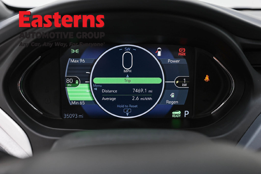 Used 2018 Chevrolet Bolt Premier w/ Driver Confidence II Package FWD image 17