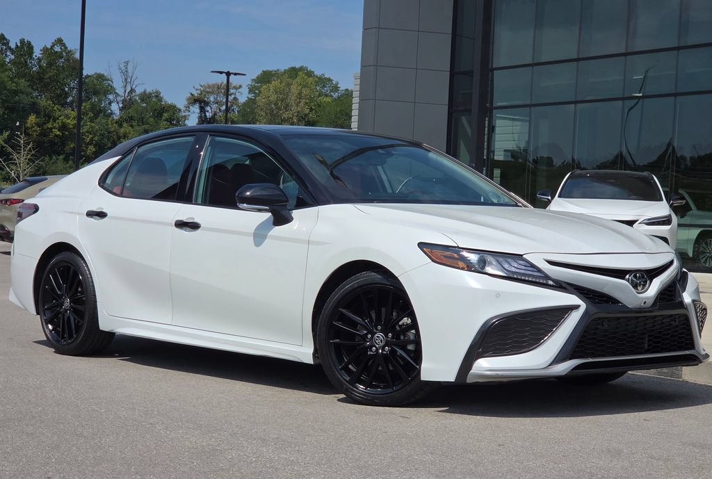 Used 2022 Toyota Camry XSE w/ Navigation Package FWD image 2