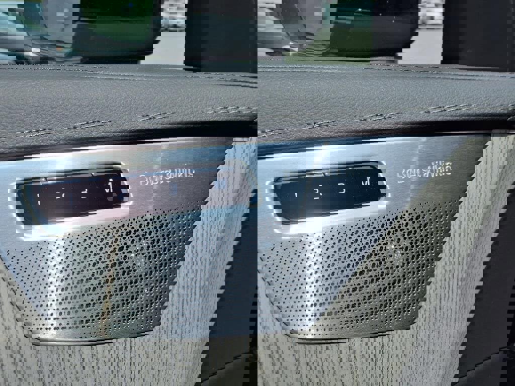 Used 2024 Volvo XC90 T8 Ultimate image 16