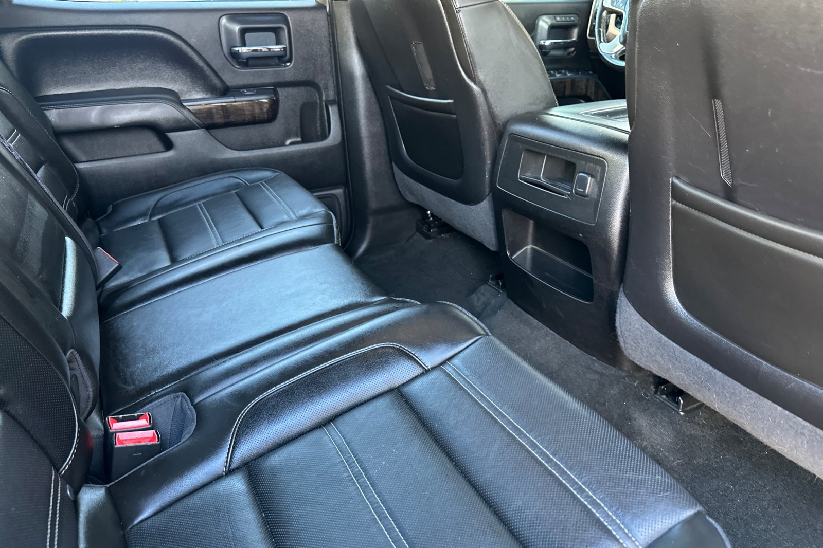 Used 2015 GMC Sierra 2500 Denali w/ Duramax Plus Package AWD/4WD image 17