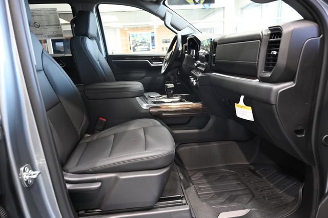 New 2026 GMC Sierra 1500 Elevation w/ Elevation Premium Package AWD/4WD image 13