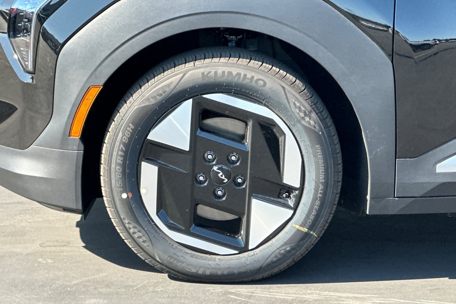 New 2027 Kia EV3 Wind FWD image 26