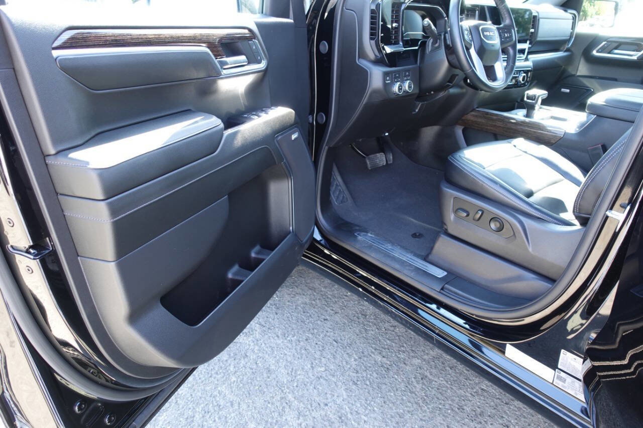 Used 2024 GMC Sierra 1500 Elevation image 9