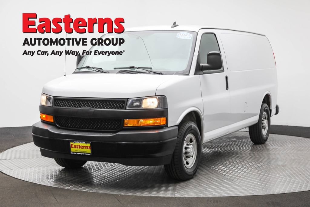 Used 2018 Chevrolet Express 2500 w/ Driver Convenience Package RWD image 1