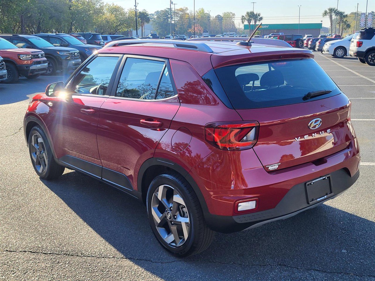 Used 2025 Hyundai Venue SEL image 5