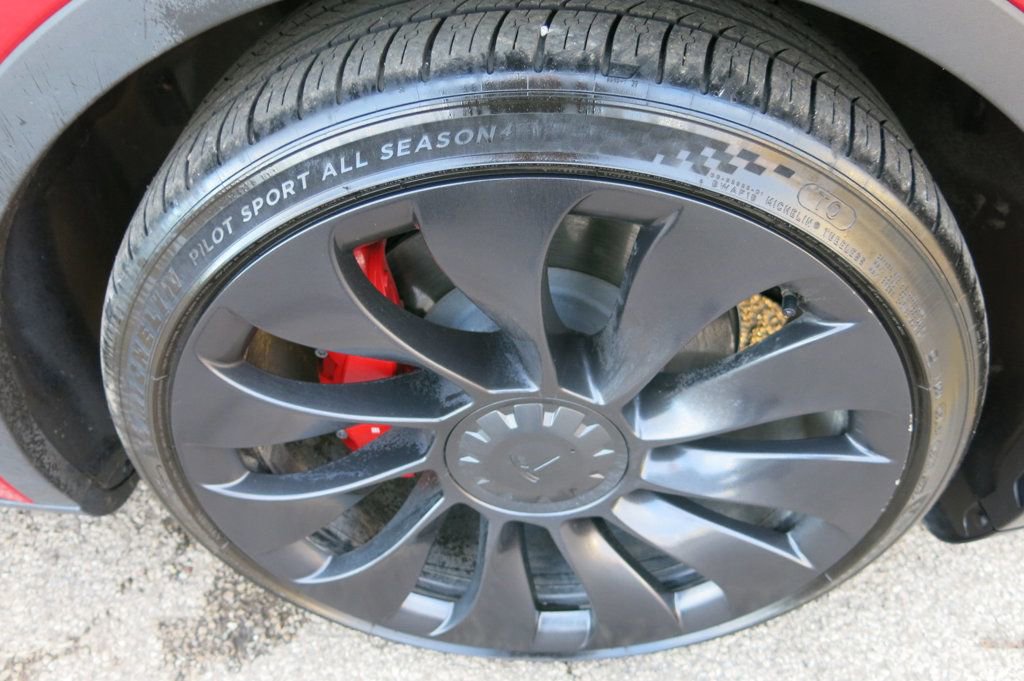 Used 2023 Tesla Model Y Performance image 35