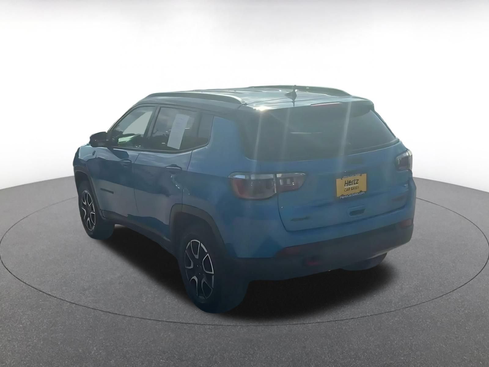 Used 2025 Jeep Compass Trailhawk AWD/4WD image 10