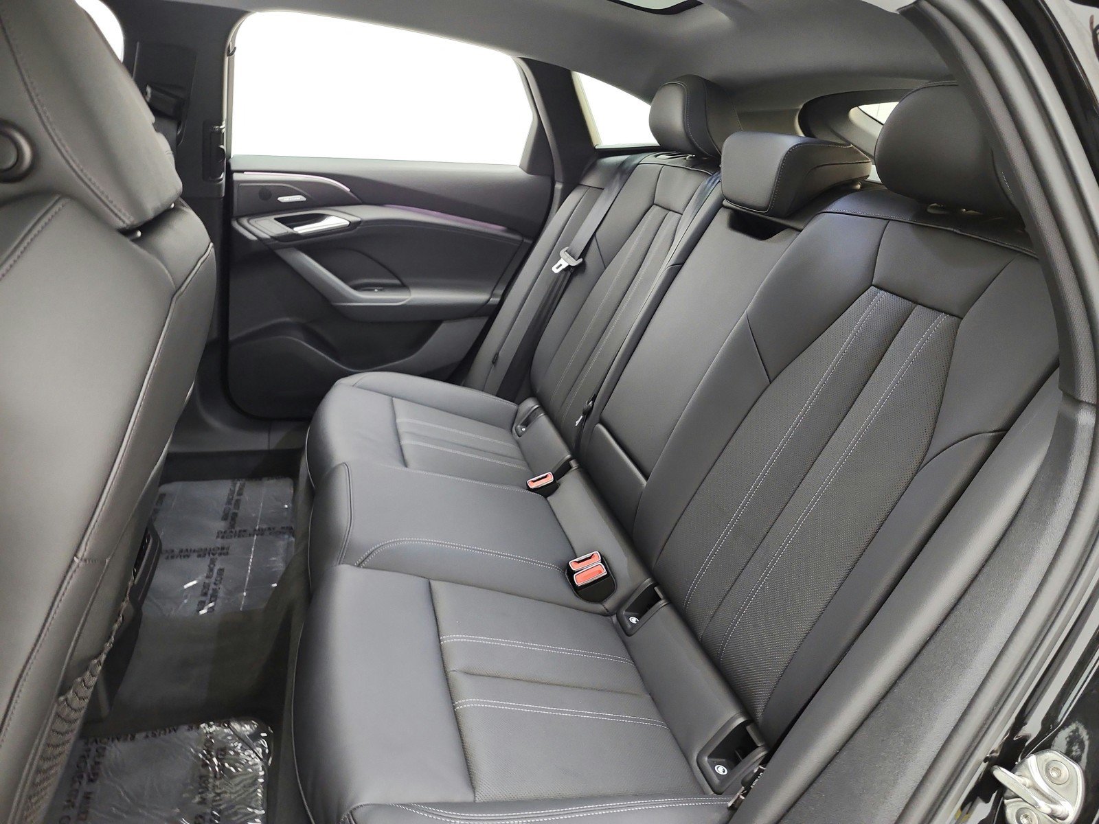 Used 2025 Audi A6 e-tron Premium Plus w/ Premium Plus RWD image 13